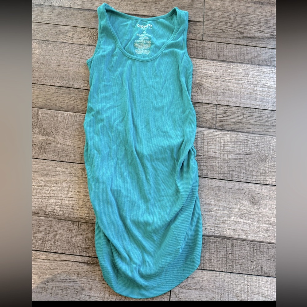 Old navy maternity tank top